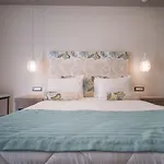 Balcony Boutique (adults Only) מלון טסיליבי
