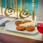 Balcony Boutique (adults Only) 3* טסיליבי