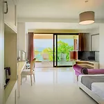 Balcony Boutique (adults Only) מלון טסיליבי