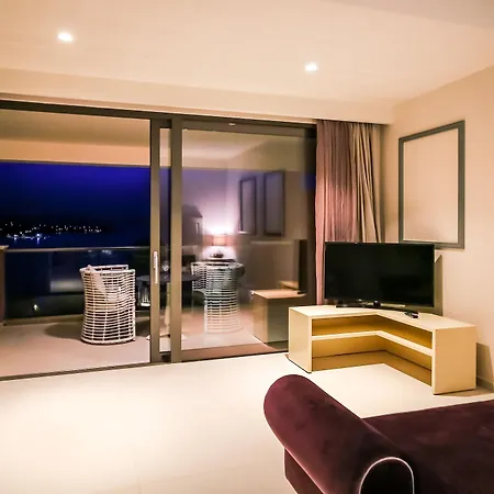 Balcony Boutique (adults Only) מלון טסיליבי