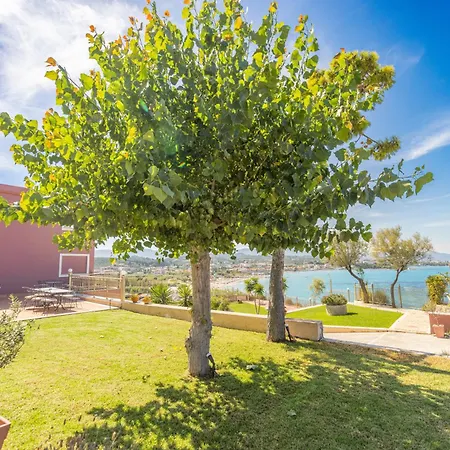 Balcony Boutique (adults Only) מלון טסיליבי